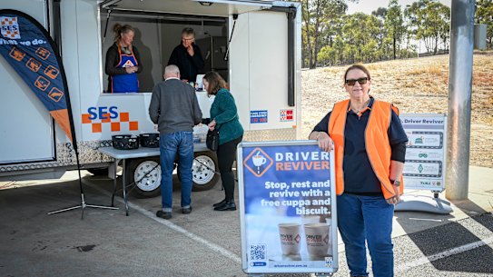 Colleen Furlanetto, a SES Euroa Unit member at a Driver Reviver site on the Hume Highway.