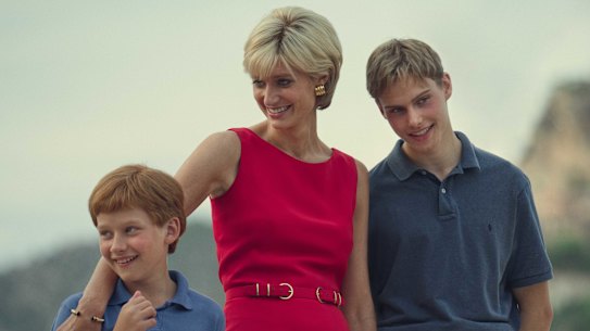 Diana (Elizabeth Debicki) with Prince William (Rufus Kampa) and Prince Harry (Fflyn Edwards) in The Crown.
