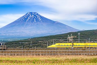 Travel quiz: Which volcano overlooks Tokyo?