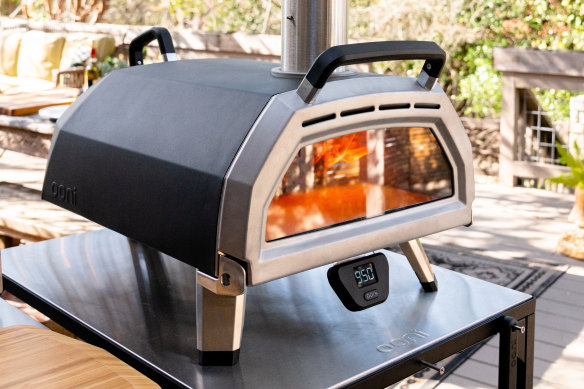 Ooni Karu 16 Multi-Fuel Pizza Oven.