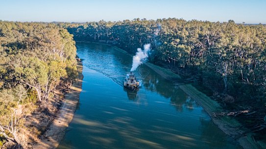 The paddlesteamer Emmylou cruising the Murray River.