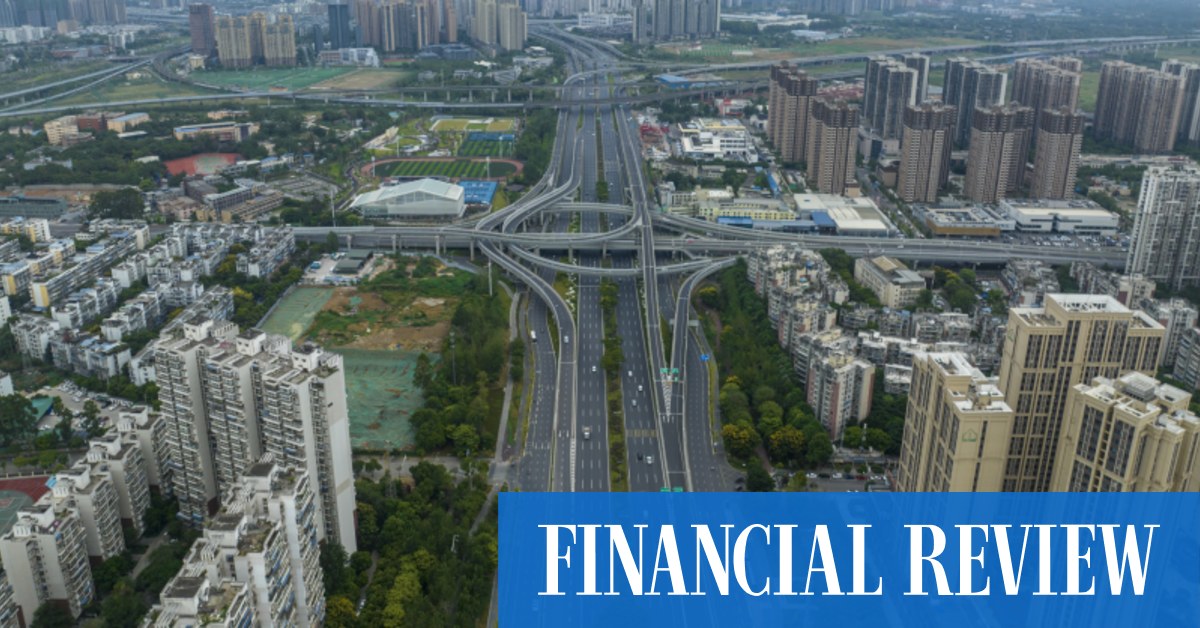Chengdu extends lockdown as COVID-19 persists in megacity thumbnail