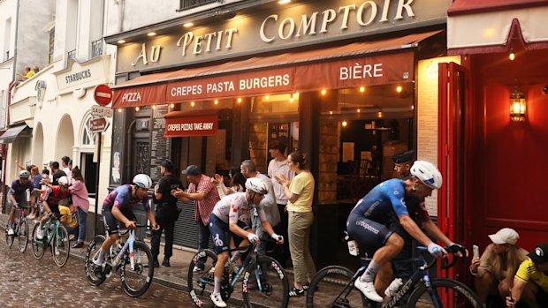 Tour de France finale brings excitement to Paris’ Montmartre with a climb to Sacré-Coeur