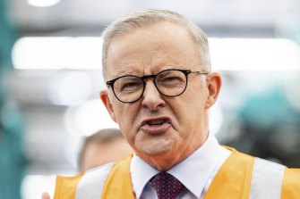Concern about the health system is probably the strongest issue for Labor leader Anthony Albanese in his bid to gain a swing of 8.7 per cent against the government in Flynn.