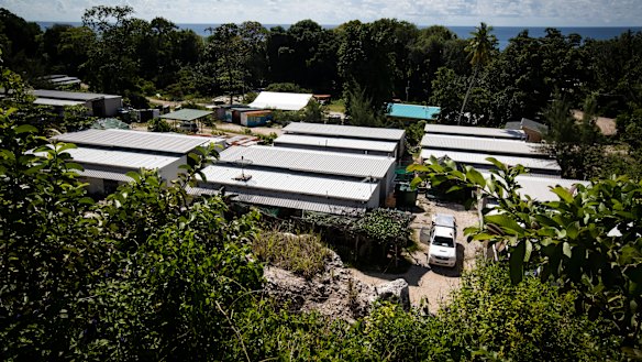 The AHRC report calls on the government to resettle in Australia all families, children and single women who had been sent to Nauru.