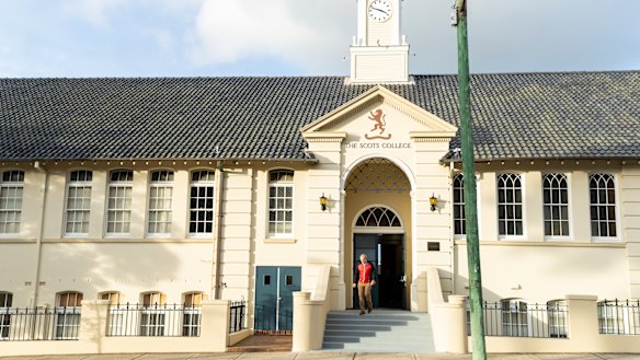 Independent and Catholic schools will get a financial incentive to open their classrooms up by June 1.