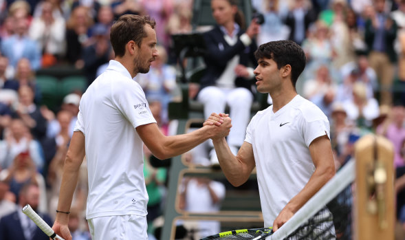 Alcaraz beat Daniil Medvedev in the Wimbledon semi-finals again.