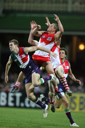 Jarrad Moore launches for a mark.