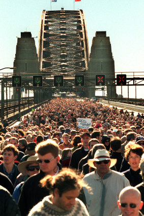Around 300,000 people marched across Sydney Harbour Bridge in 2000 in support of reconciliation. 