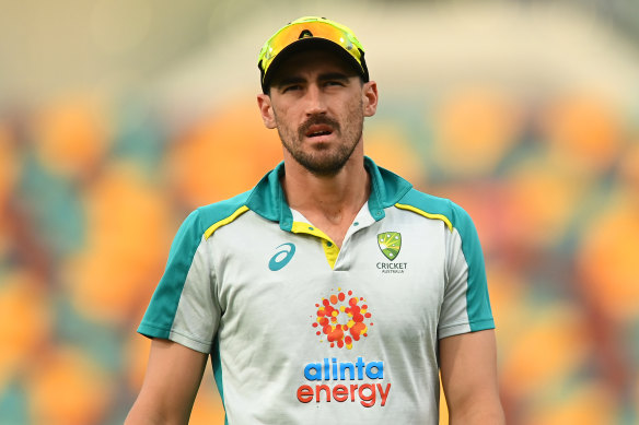 Matthew Hayden questioned why Mitchell Starc was left out of the Australian side for their last match.