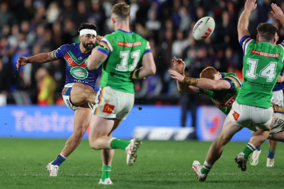Shaun Johnson sinks the Raiders in golden point.
