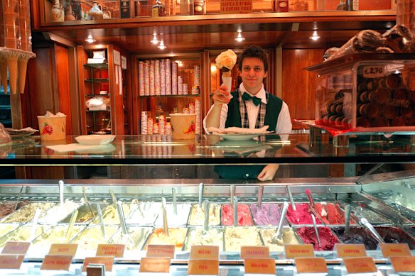 Cafe Giolitti, Pantheon district, Rome.