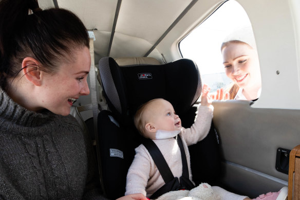 Pilot, Kahlie Jensen, who was made redundant from Virgin due to the pandemic is volunteering with the charity, Little Wings. Rebeccah Vaclavik, with her daughter Victoria, are flown to Westmead Children’s Hospital.