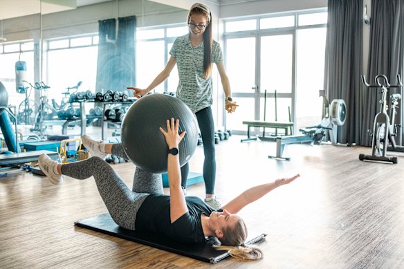 If struggling initially, you can also try a dead-bug with an exercise ball for added stability. 