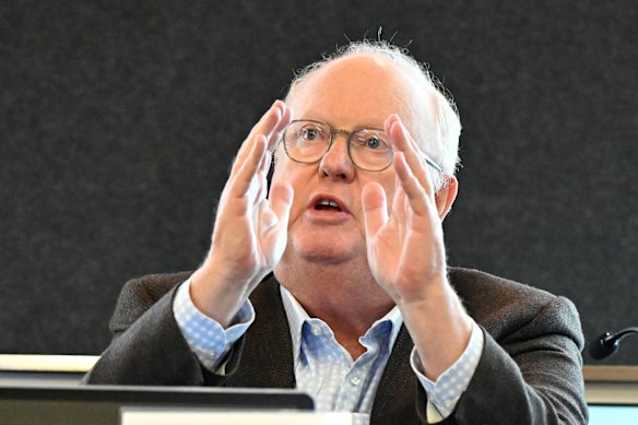 Geoffrey Watson gives evidence to the Commission of Inquiry into the CFMEU and Misconduct in the Construction Industry.