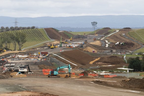 The 16-kilometre M12 motorway will link the M7 to both the new airport and the Northern Road.
