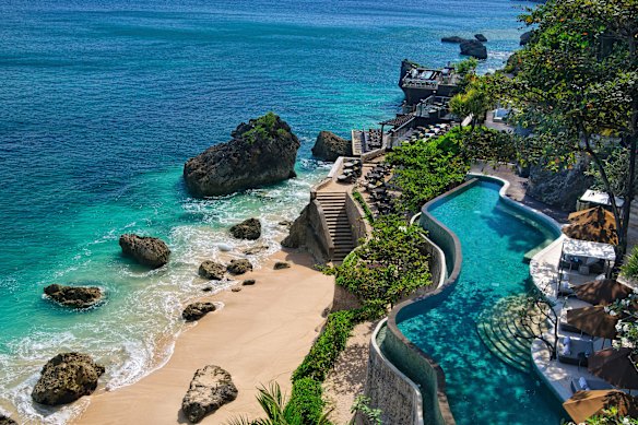 Perched on the cliffs of Jimbaran Bay, AYANA Bali delivers breathtaking ocean views.