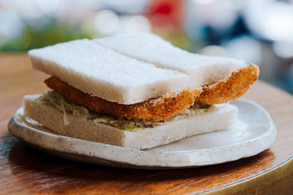 The fish is cooked to order, which gives the sanger a clever mix of temperatures. 
