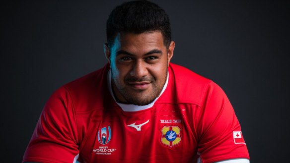 Vunipola Fifita posing in Tonga gear at the 2019 Rugby World Cup.
