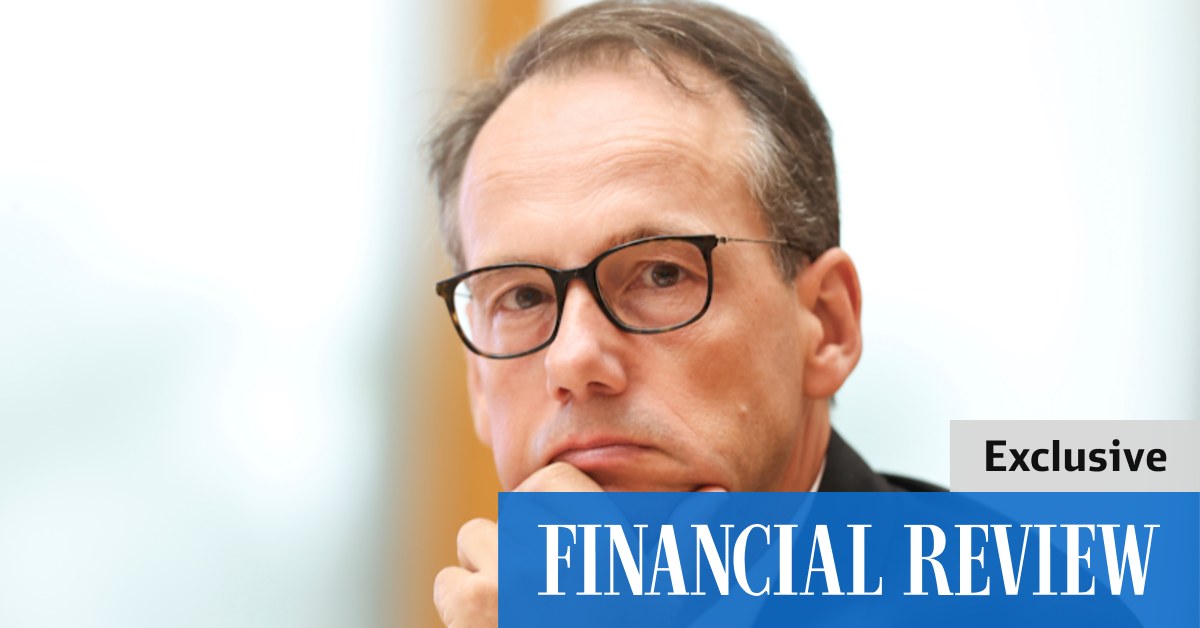 Former ASIC chairman James Shipton says it is too hard to sack commissioners - Vimarsana News