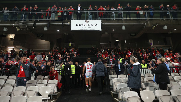Jack de Belin leaves the field after his return to the NRL on Thursday.