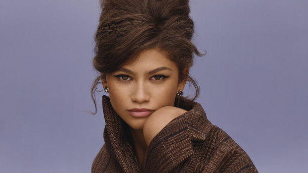 Zendaya looks more stylish at a basketball game than we've ever looked in  our entire lives