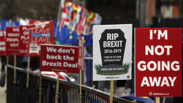 Demonstrators on both sides are still campaigning on Brexit. 