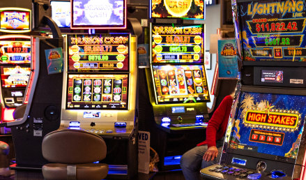 Most participants in a trial of cashless gaming preferred to keep using the old technology.