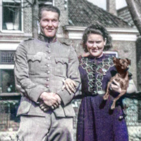 Cathy with her brother in the Netherlands in the 1930s.