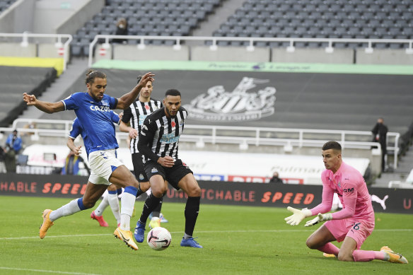 Everton's Dominic Calvert-Lewin scores against Newcastle at St James' Park on Sunday.
