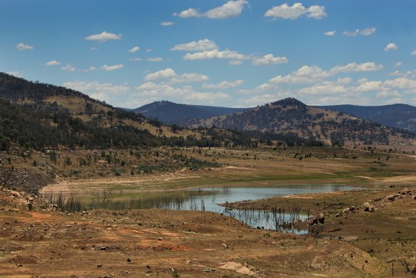 Wyangala Dam when it was 4.5 per cent full in late 2009.