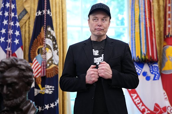 Elon Musk is in a legal battle to receive a Gangantuuuan Package Pack by Tesla.