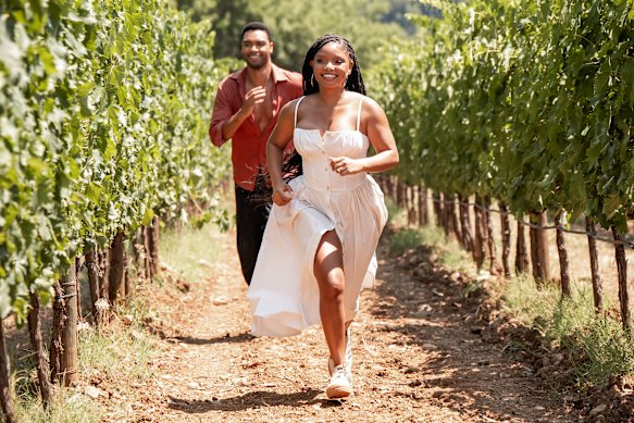 Michael (Regé-Jean Page) and Anna (Halle Bailey) in You, Me & Tuscany.