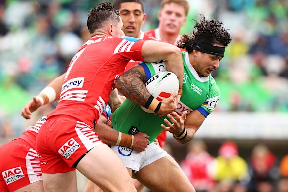 Xavier Savage's controversial 58th-minute try was a major turning point in Sunday's match.