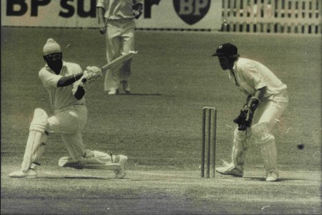 5th Test Aust vs India Adelaide Oval. 21/Bedi sweeps Simpson for 2. February 03, 1978.