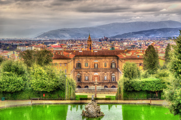 Palazzo Pitti with views of the Tuscan hills.