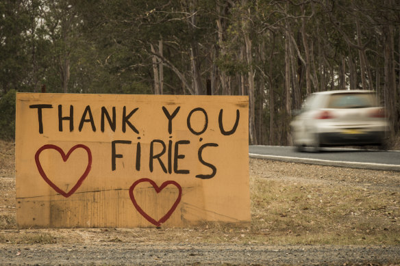 Warm messages of support to fire fighters at Yarravel.