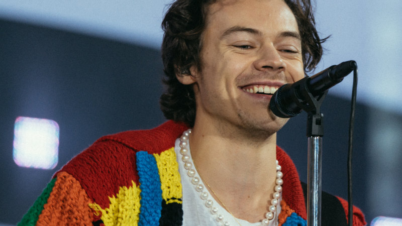 Download Jw Anderson Harry Styles Cardigan Price Gif