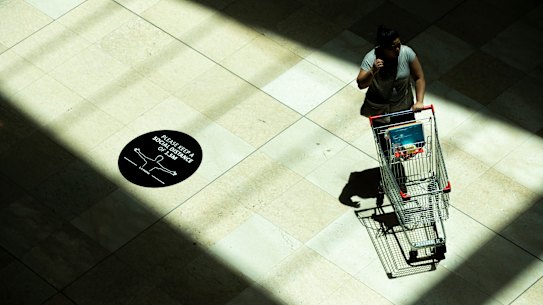 Australian consumer confidence fell to its lowest level since the second Melbourne lockdown in 2020.