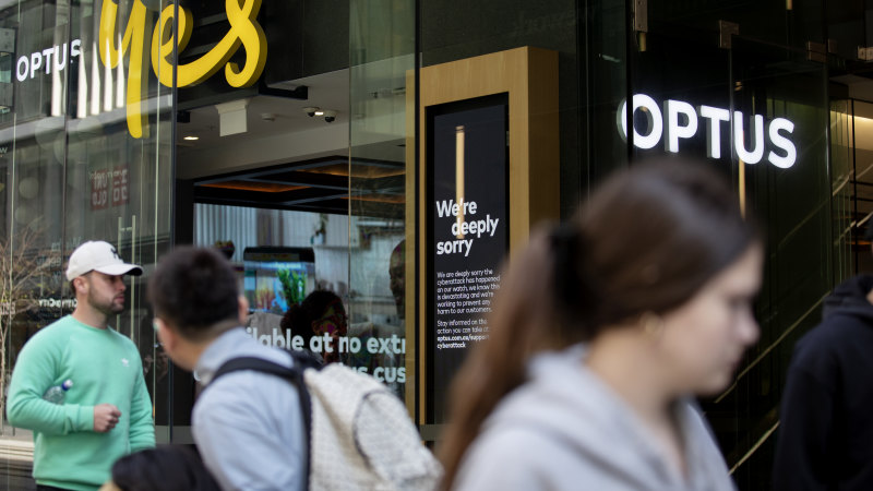 Teenager arrested for alleged scam on Optus victims as government lets telco share data