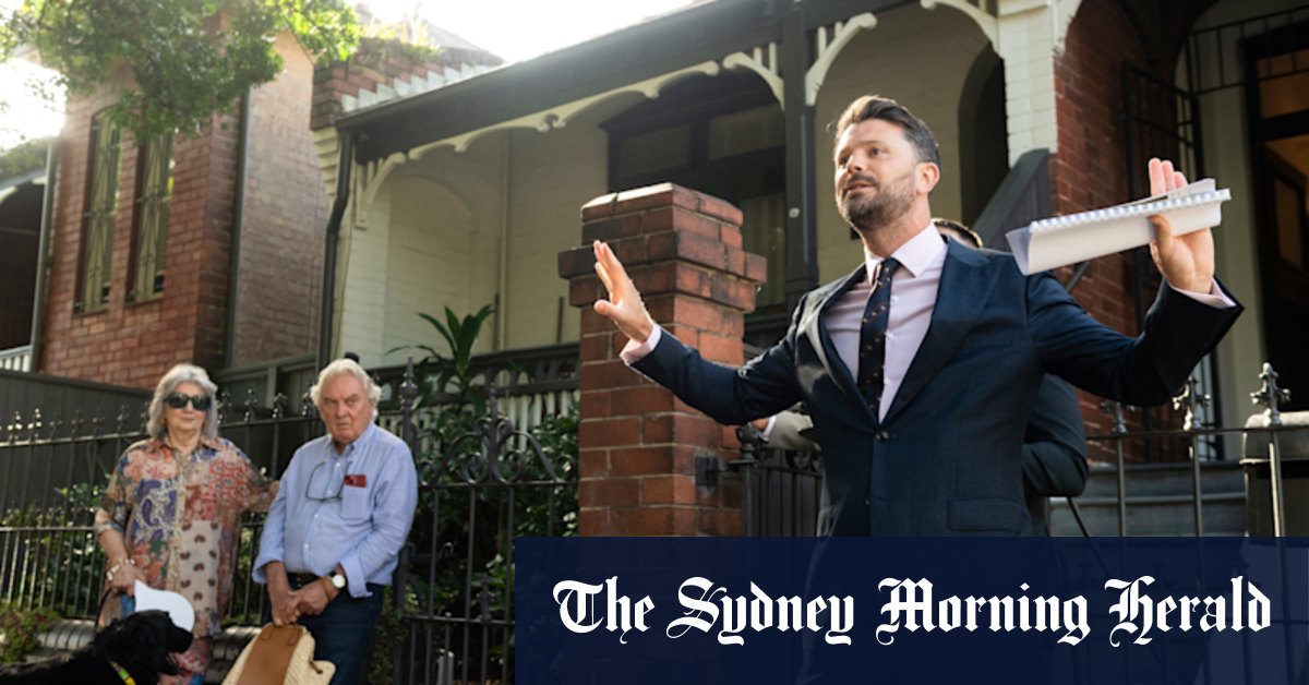 Sydney auctions: Parents compete for $3.08 million Glebe terrace for their adult children - Vimarsana News
