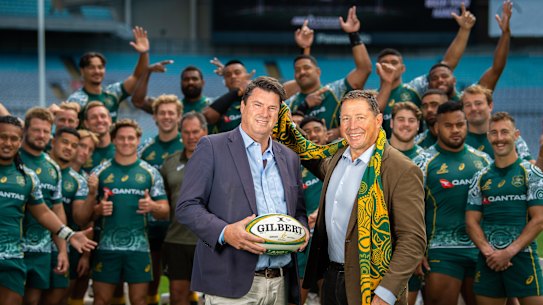 Hamish McLennan and Phil Kearns with the Wallabies in 2020.
