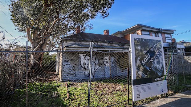 The house at 148 Ballantyne Street in Thornbury, which sold at auction for $1 million.