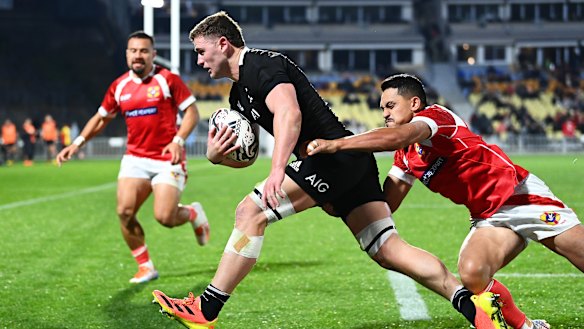Dalton Papalii strolls over for the All Blacks against an overwhelmed Tongs at Mt Smart Stadium.