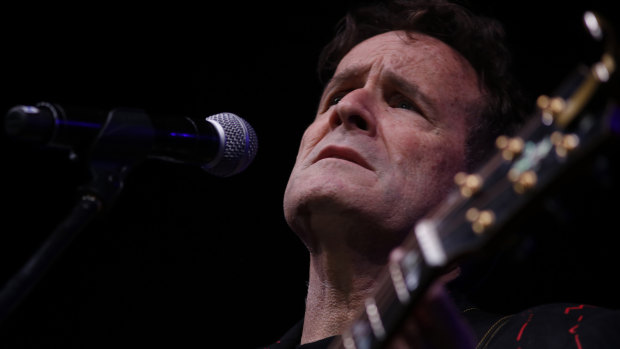 "White Zulu" Johnny Clegg performs in Johannesburg during his farewell concert  in 2017. 