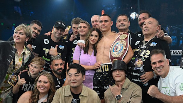 Tszyu v Ocampo at the Gold Coast Convention Centre in 2023. Mark Gambin gives the thumbs-up after victory.