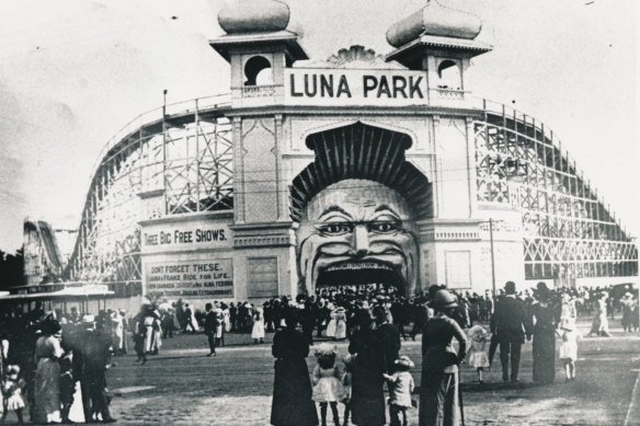 Crowds wearing their Sunday best visit Luna Park circa 1913.