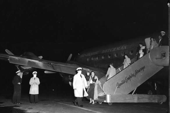 Flu suspects arrive on KLM. Skymaster, Mascot, 25 January 1951.