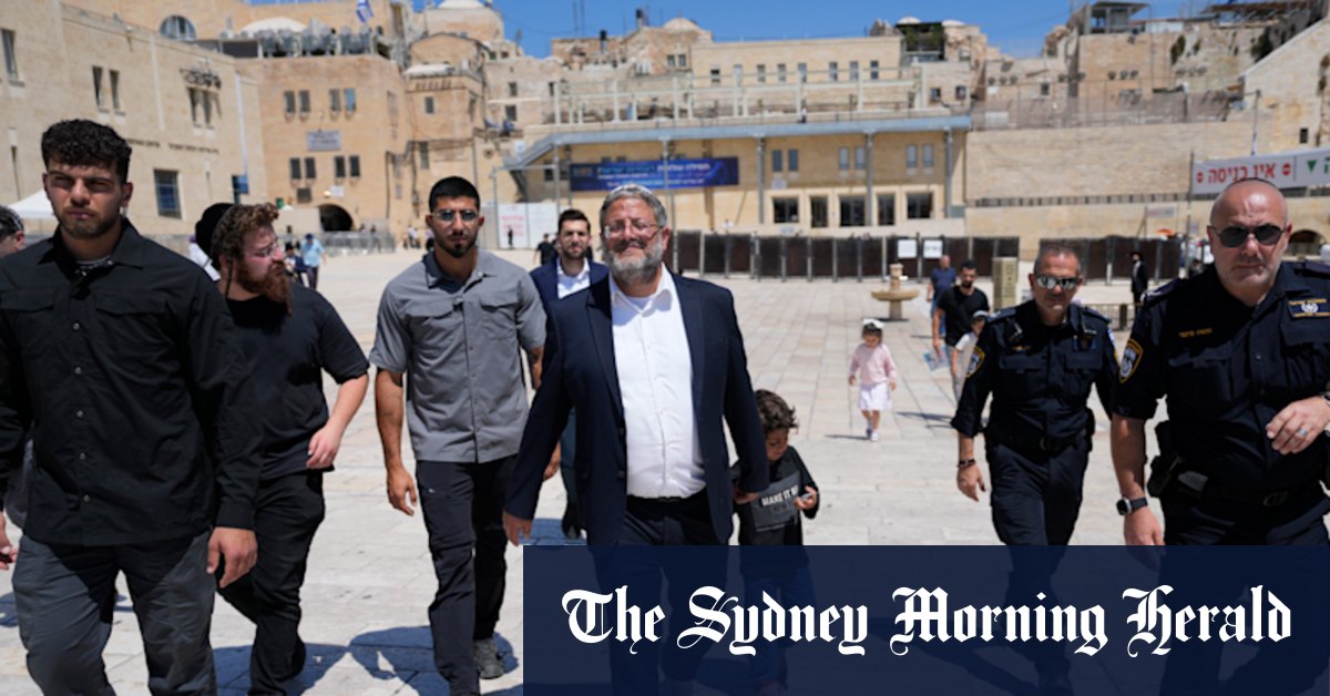Israeli minister prays at flashpoint holy site as officials say 33 killed seeking aid in Gaza