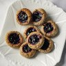 How to make these gorgeous jammy gluten-free cookies from the Gewürzhaus sisters